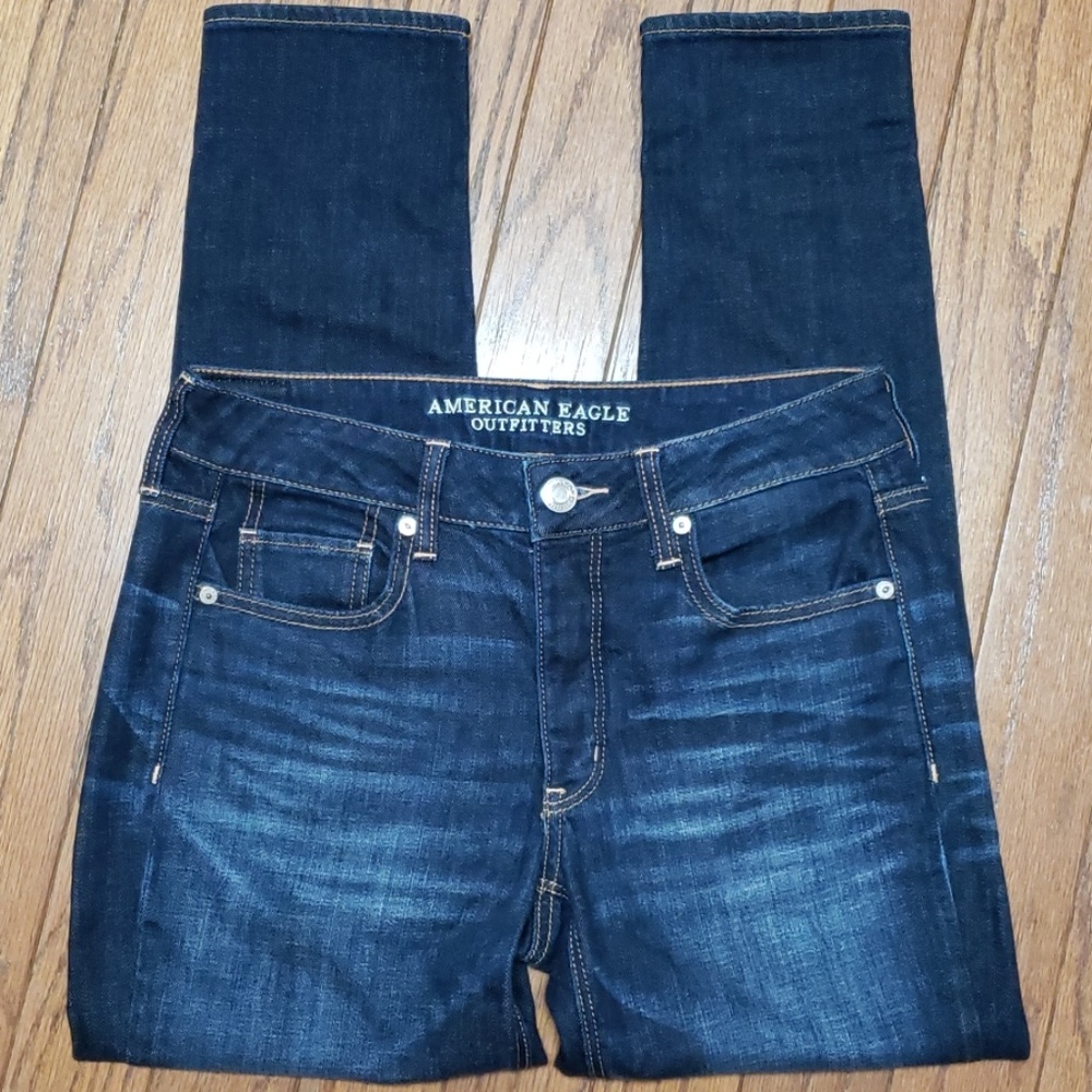 AEO Tomgirl button fly stretch jeans LIKE NEW!
